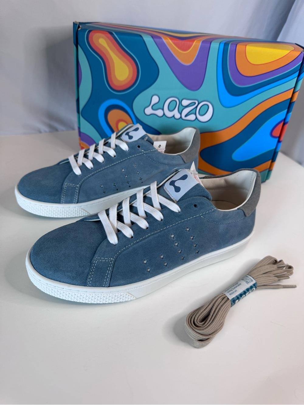 Women’s 6 Men’s 4.5 EUR36.5 Blue Suede Low-Top Sneakers